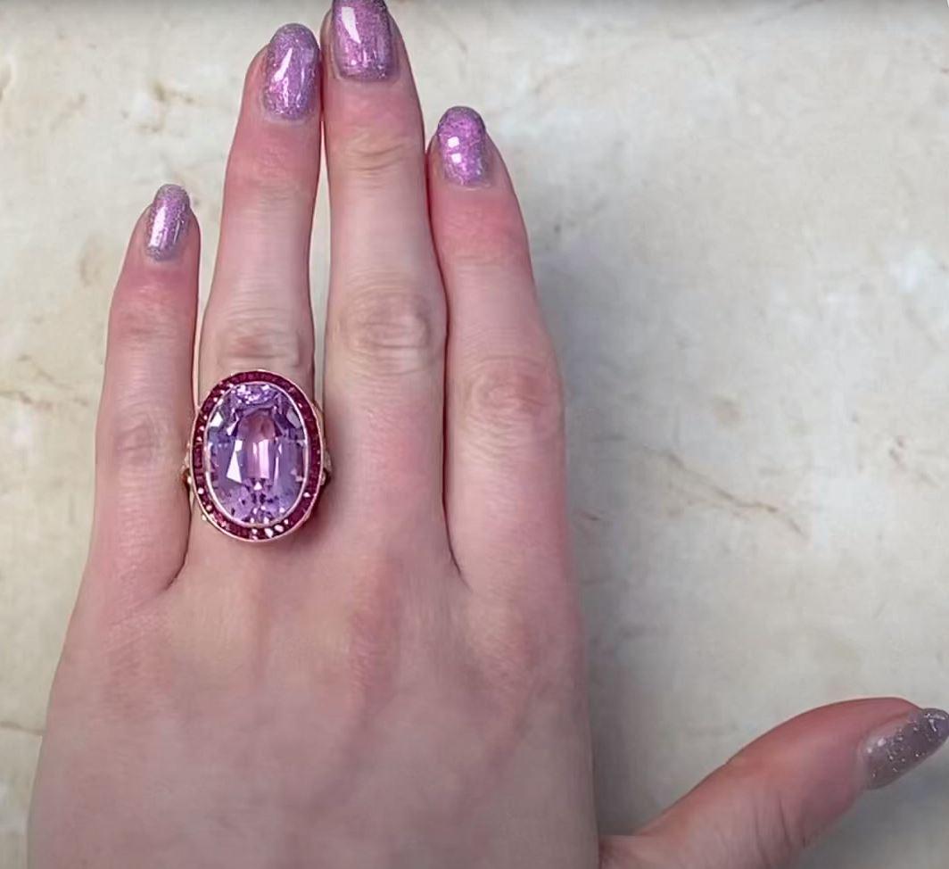 24.10ct Oval Cut Kunzite Cocktail Ring, Ruby Halo, 18k Yellow Gold For Sale 5