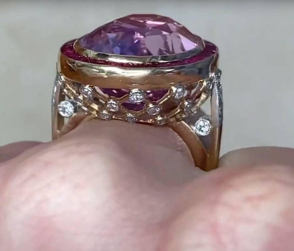 24.10ct Oval Cut Kunzite Cocktail Ring, Ruby Halo, 18k Yellow Gold For Sale 2