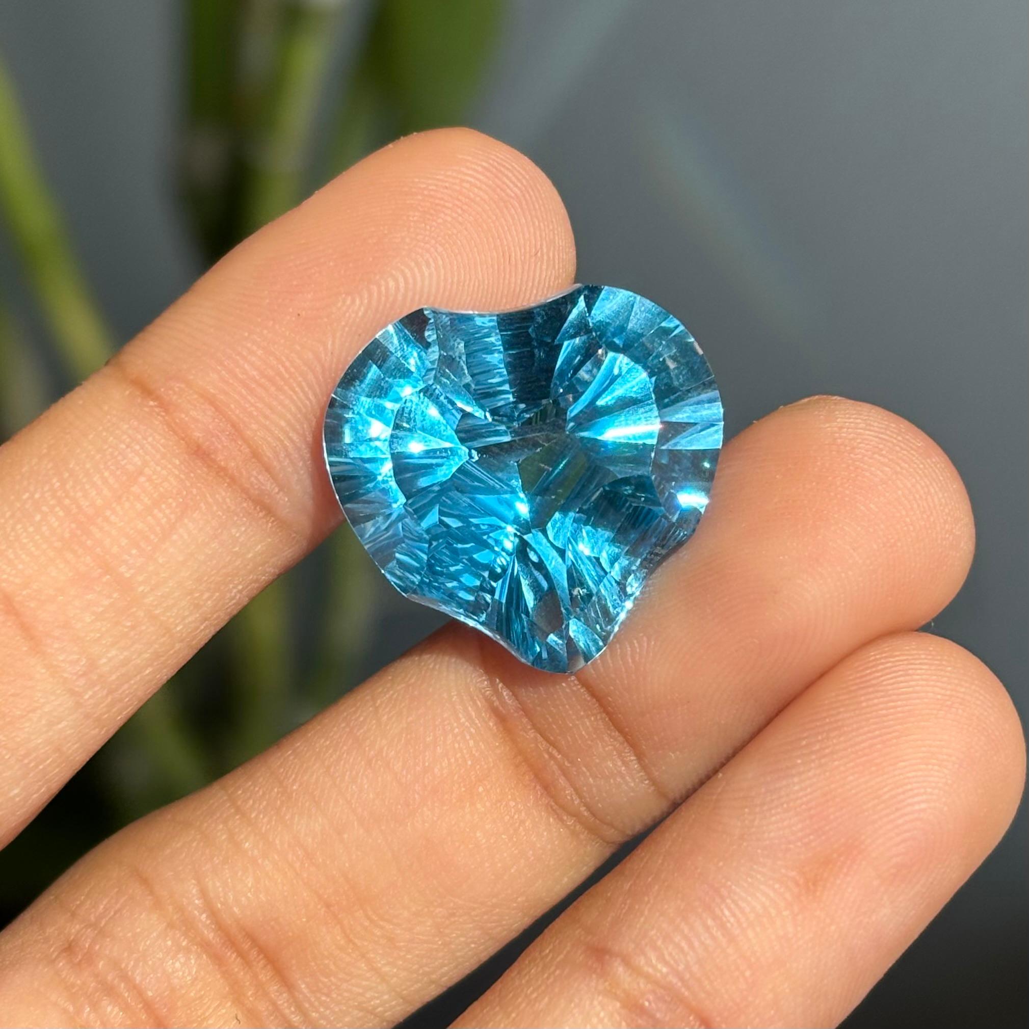 24.12 Carat Natural Blue Heart Shaped Topaz Stone For Sale 3