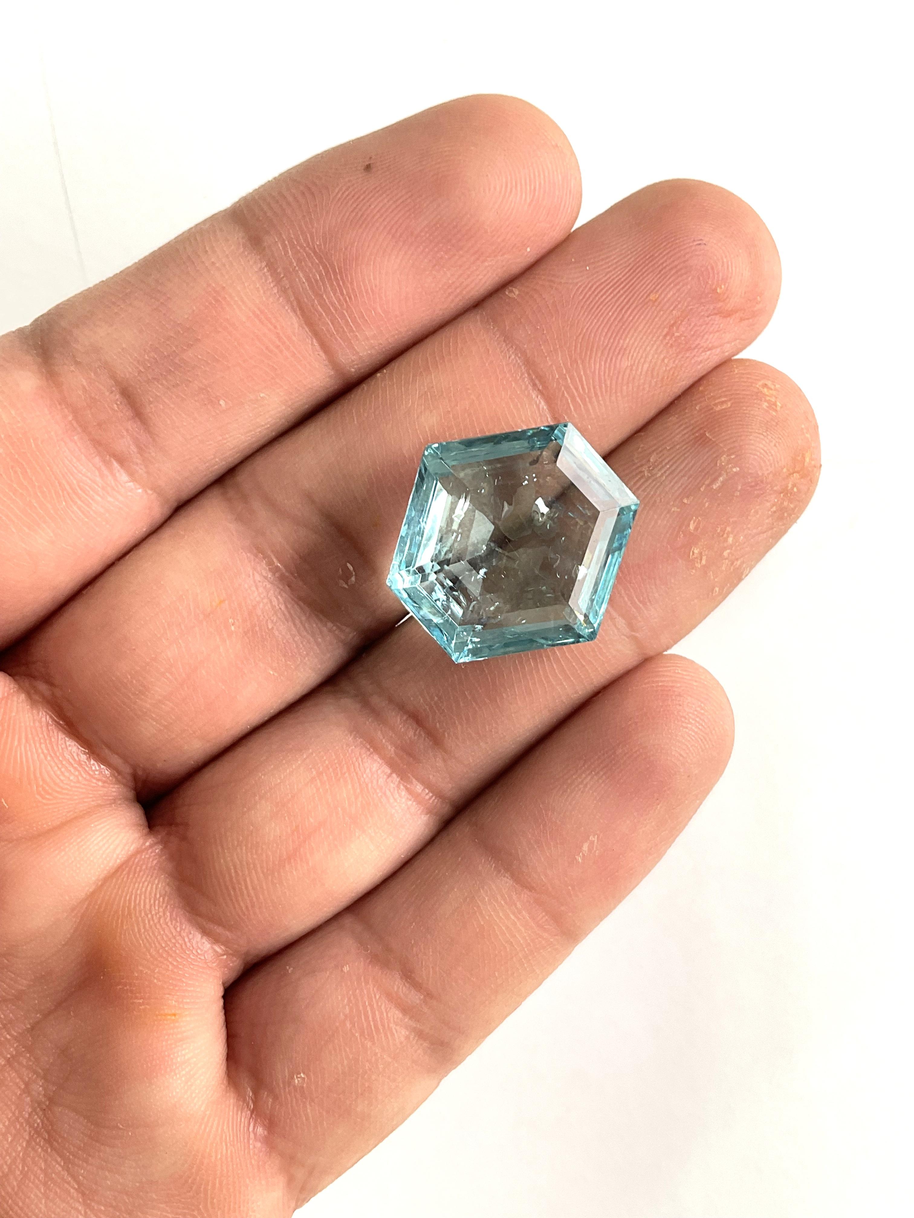 24.16 Carats Aquamarine Top Quality  Hexagon Cut Stone For Jewelry Natural Gem For Sale 1