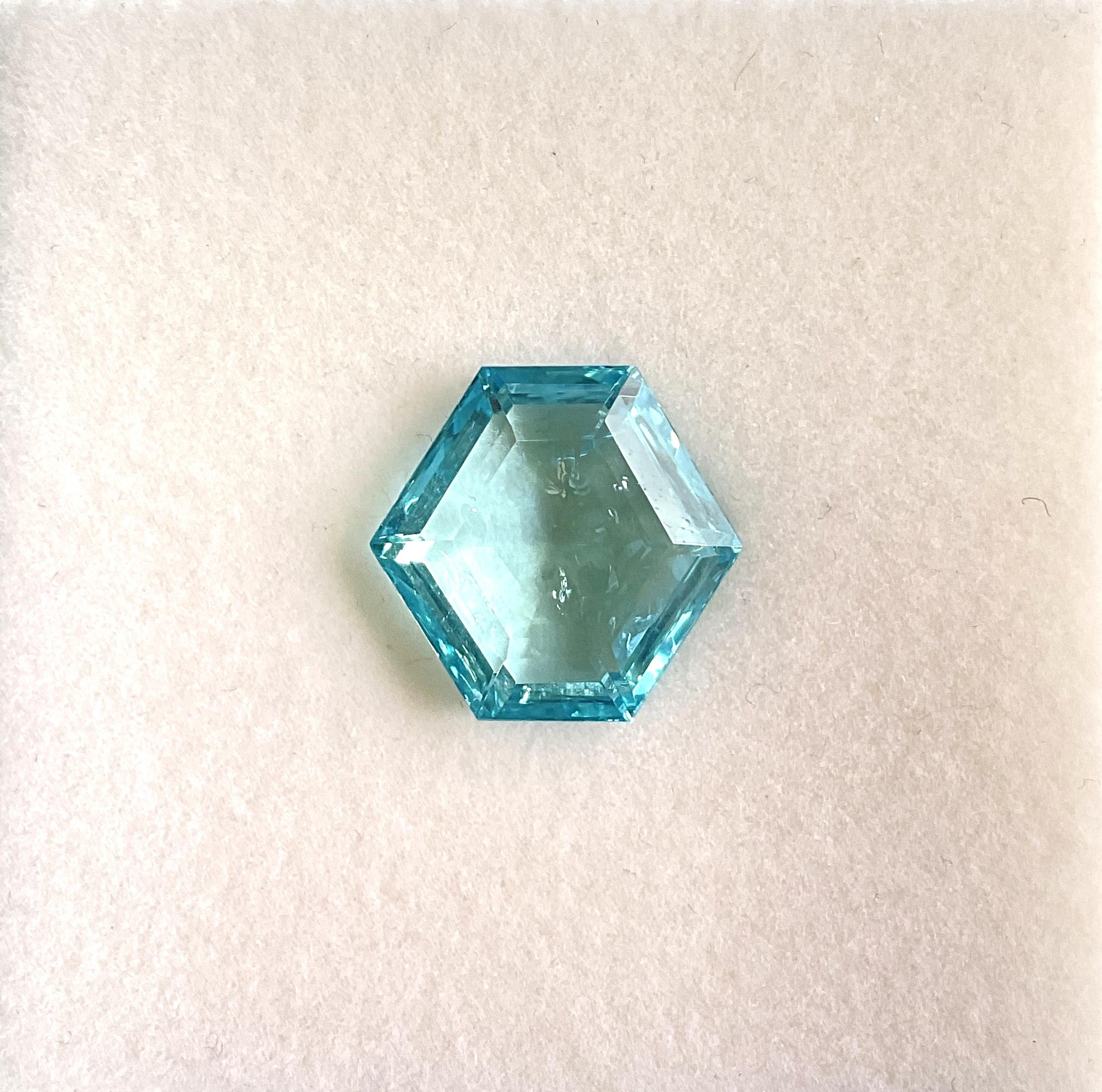24.16 Carats Aquamarine Top Quality  Hexagon Cut Stone For Jewelry Natural Gem For Sale 3