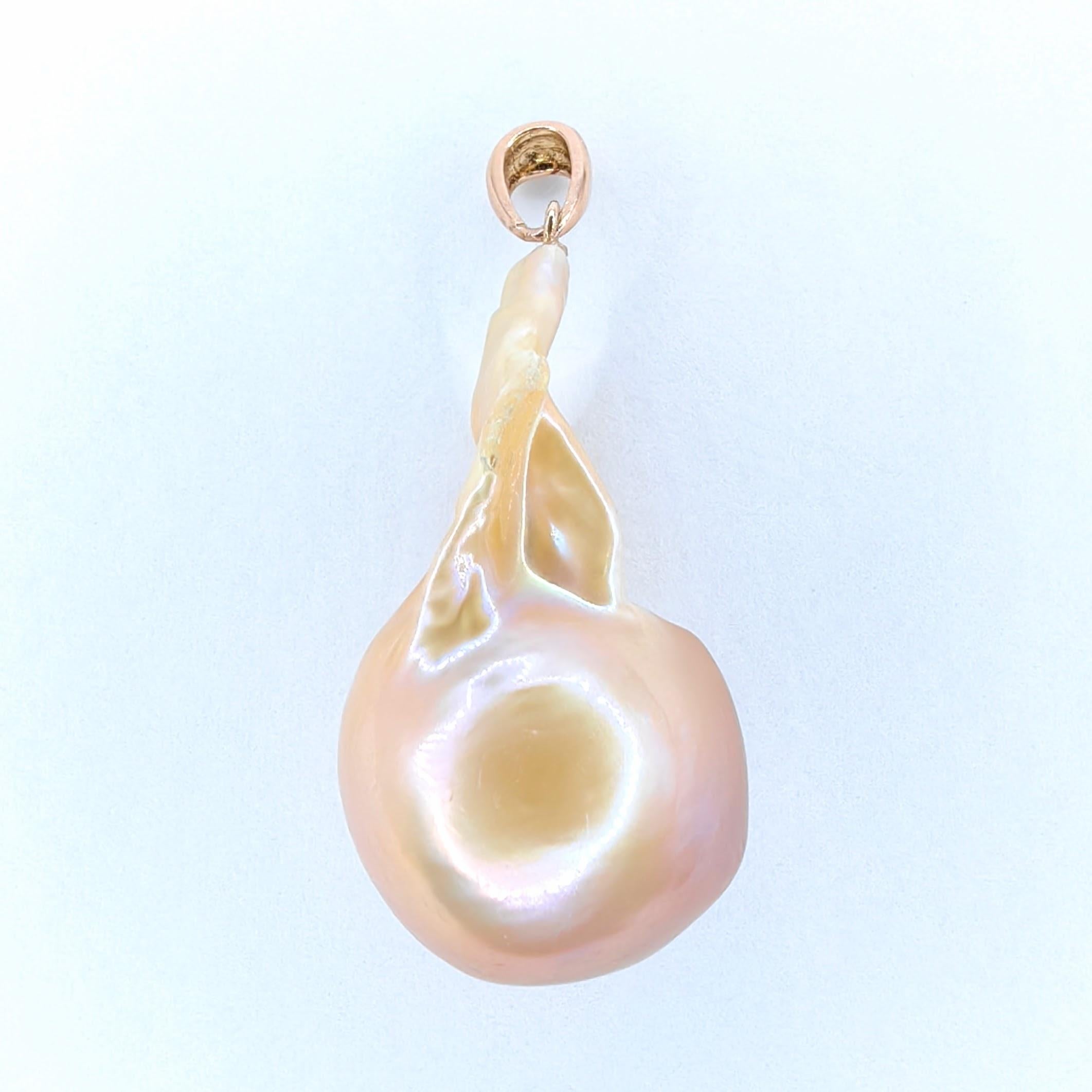 Contemporary 24.18ct Unicorn Hue Pink Baroque Pearl Necklace Pendant in 18K Yellow Gold For Sale