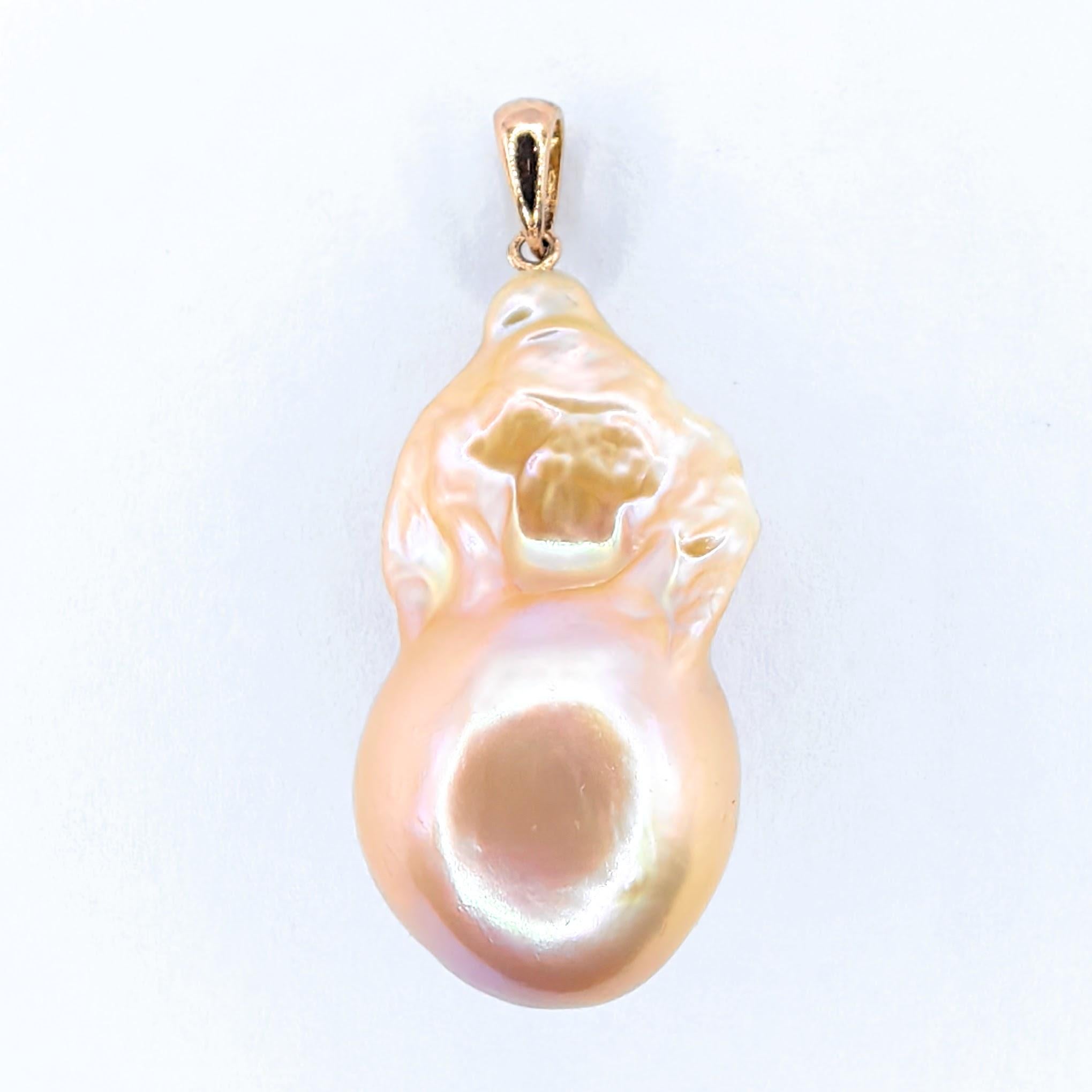 Brilliant Cut 24.18ct Unicorn Hue Pink Baroque Pearl Necklace Pendant in 18K Yellow Gold For Sale