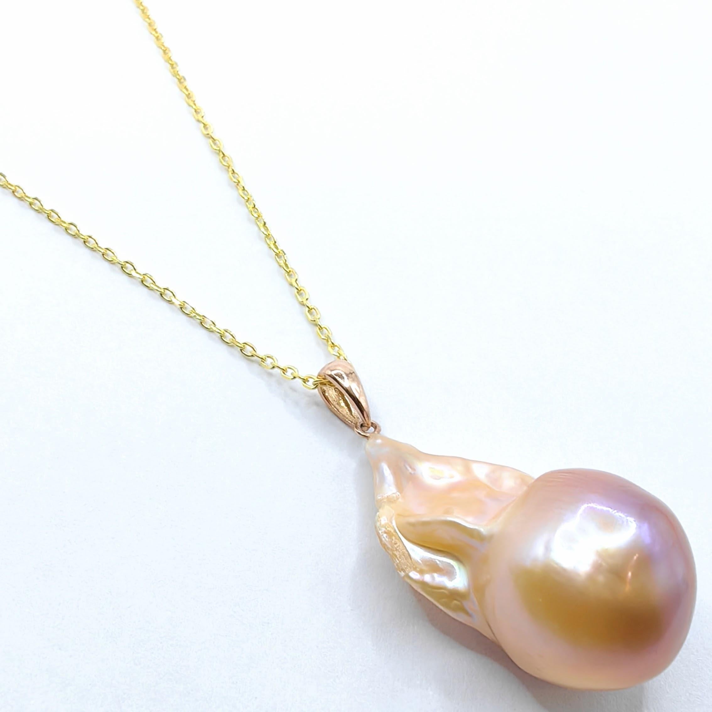 24.18ct Unicorn Hue Pink Baroque Pearl Necklace Pendant in 18K Yellow Gold For Sale 1