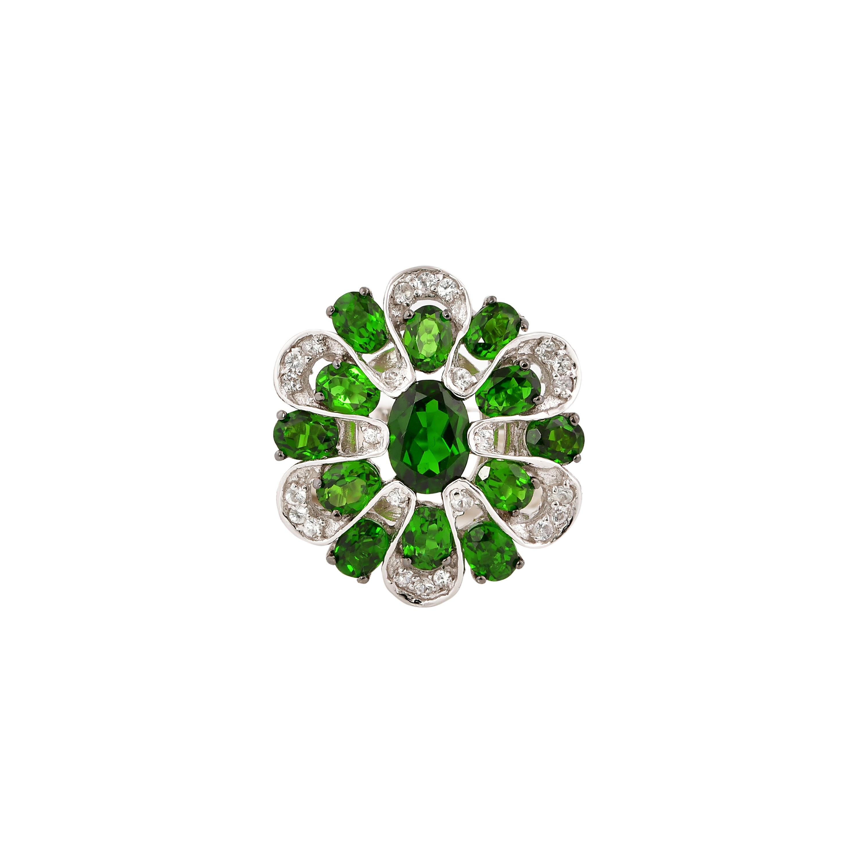 Contemporary 2.42 Carat Chrome Diopside Ring in 14 Karat White Gold For Sale