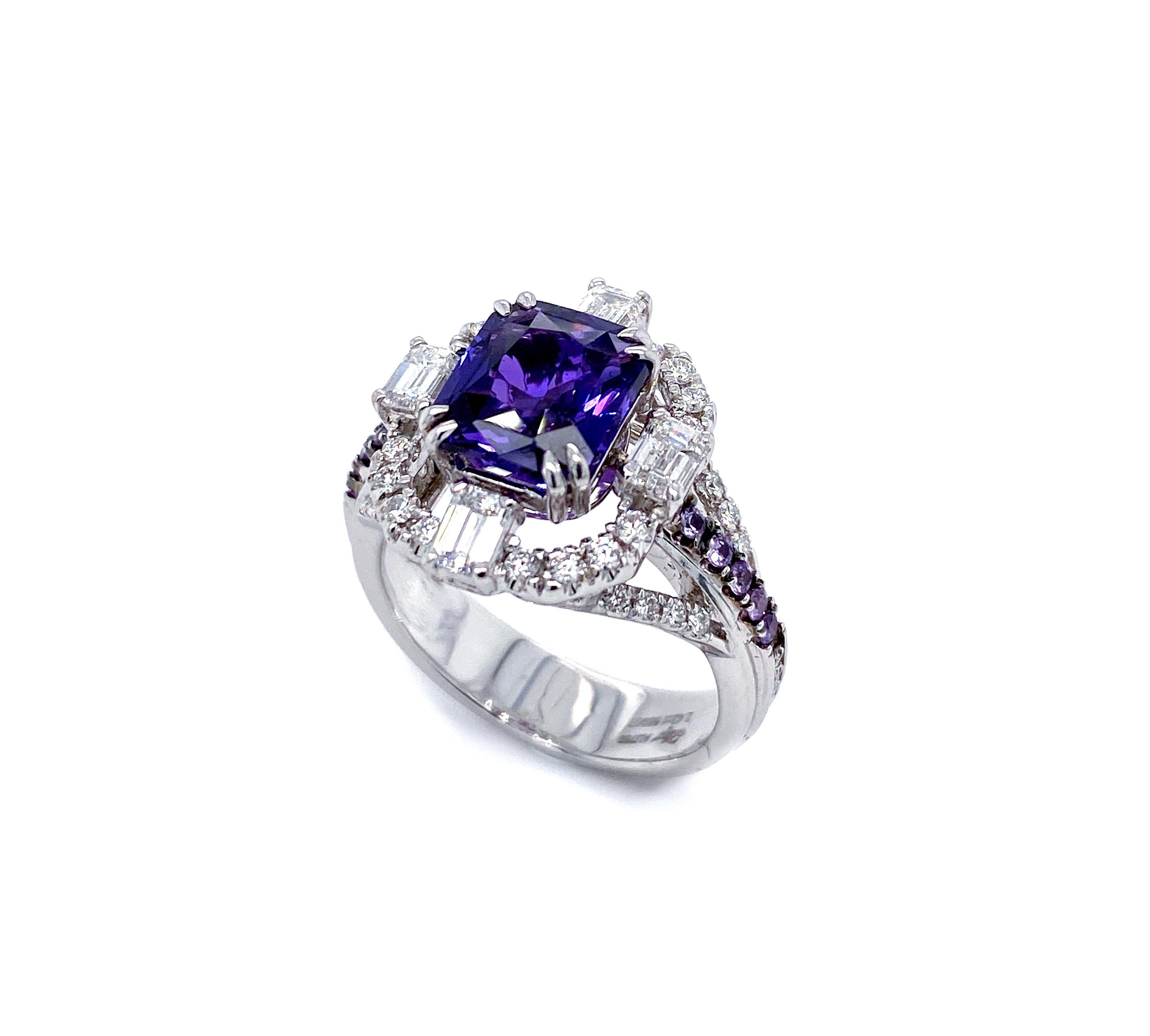 Women's or Men's 2.42 Carat Color-Changing Violet Sapphire and Diamond Collectible Ring