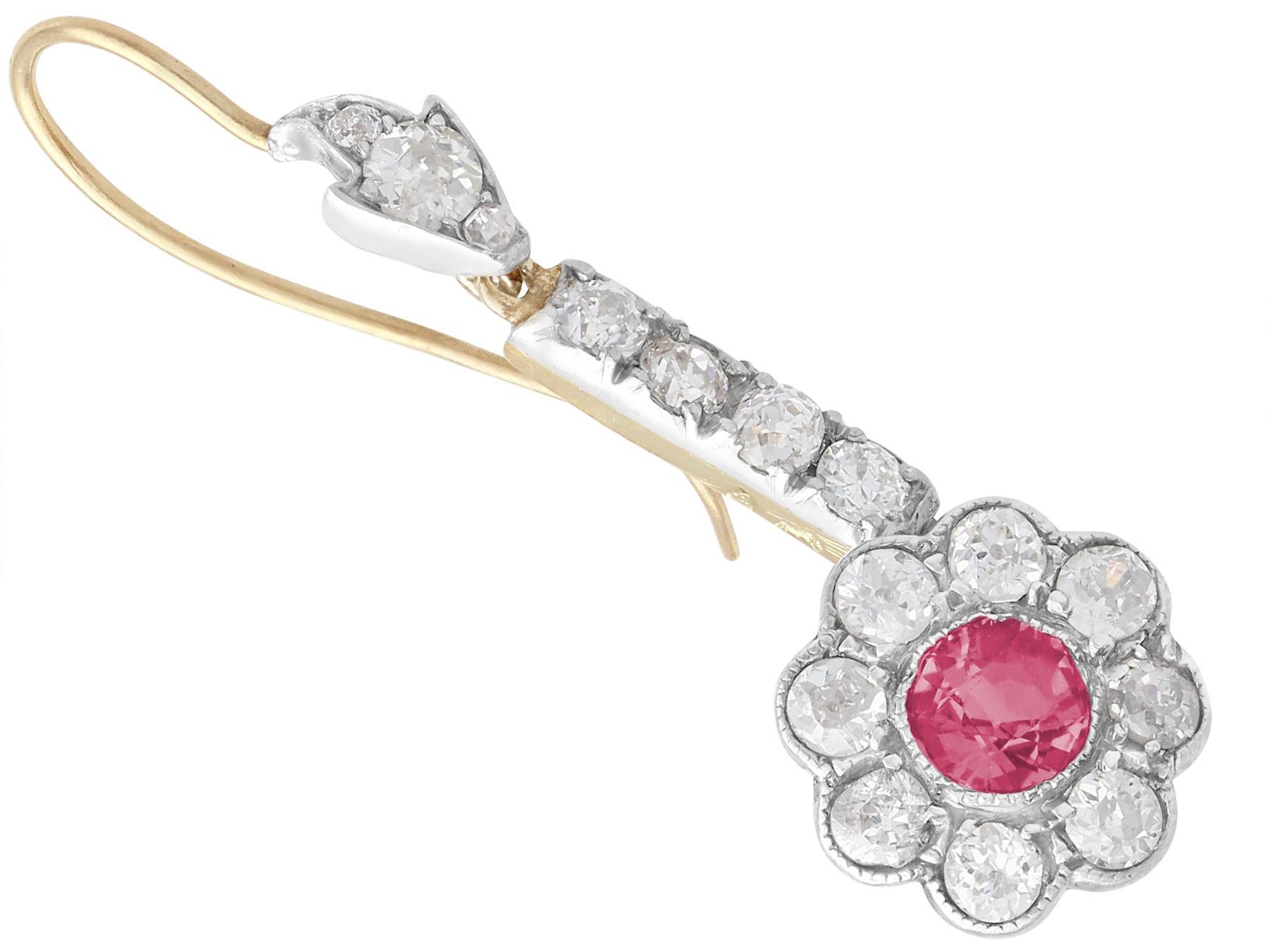 Tropfenförmige Ohrringe aus 2.42 Karat Diamant und 1,05 Karat rosa Saphir Damen im Angebot
