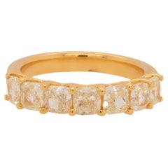 Fascia di diamanti con taglio a cuscino da 2,42 carati 18 carati in stock