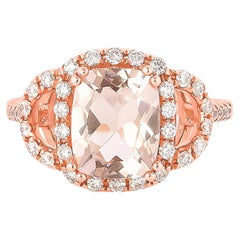 Sunita Nahata Morganite 2.42ct. Anello fantasia in oro rosa 18 carati con diamante.