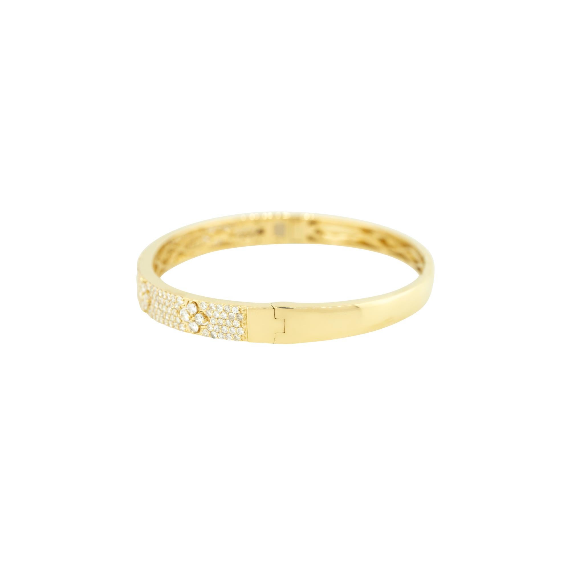 2,42 Karat Pave Diamond 5 Flower Bar Armreif 18 Karat Vorrätig (Moderne)