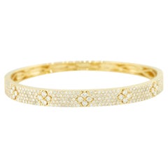 2,42 Karat Pave Diamond 5 Flower Bar Armreif 18 Karat Vorrätig