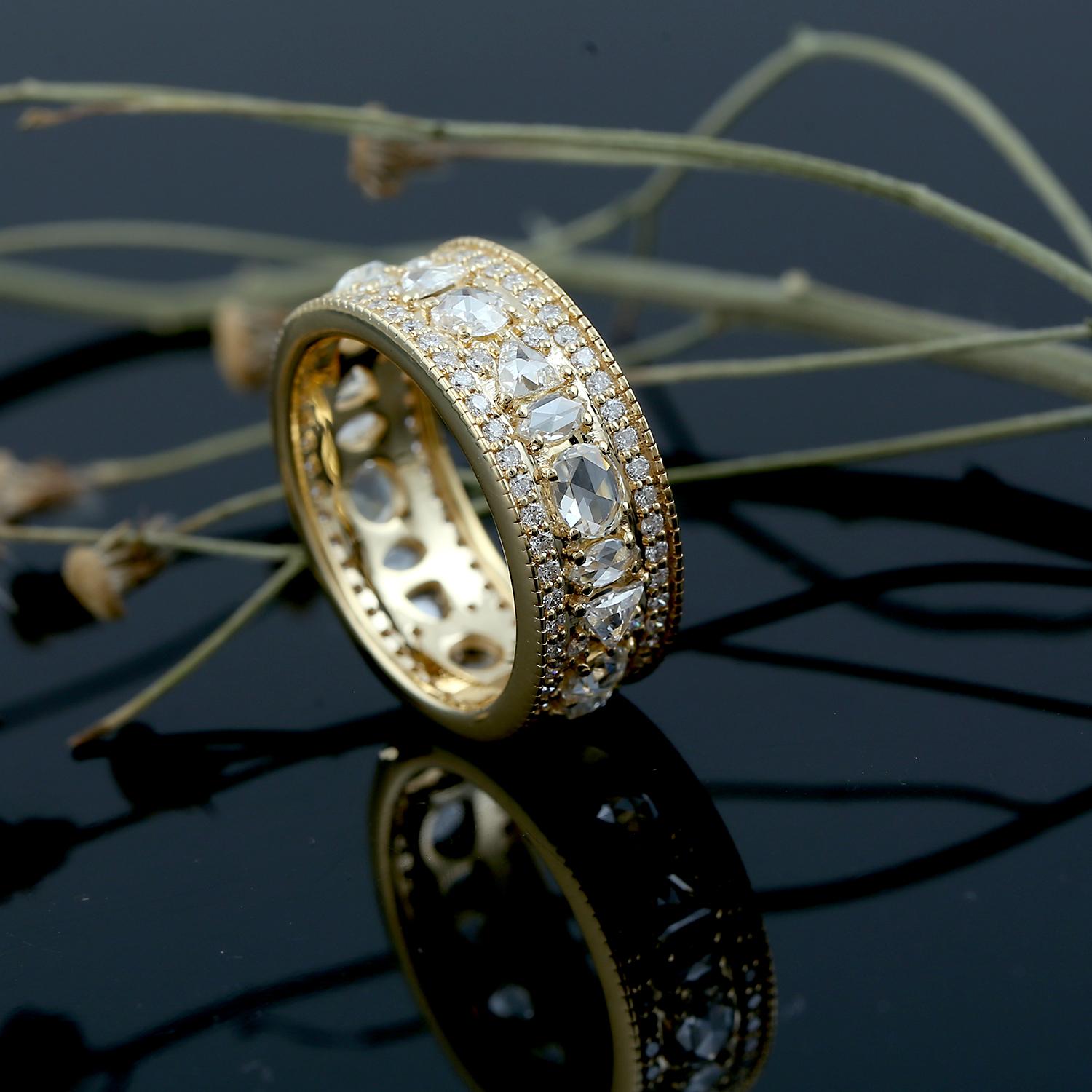 Dieser Ring wurde in sorgfältiger Handarbeit aus 14-karätigem Gelbgold gefertigt. Er ist mit 2,42 Karat funkelnden Diamanten besetzt. 

Der Ring hat die Größe 7 und kann auf Anfrage größer oder kleiner gemacht werden. 
FOLLOW  MEGHNA JEWELS