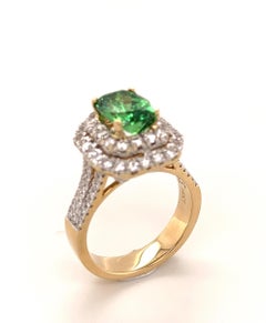 Anello con granato tsavorite e diamanti da 2,42 carati in oro giallo