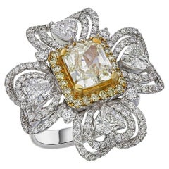 2,42 Karat Fancy Gelber Diamantring aus 18 Karat Weißgold mit Kissenschliff