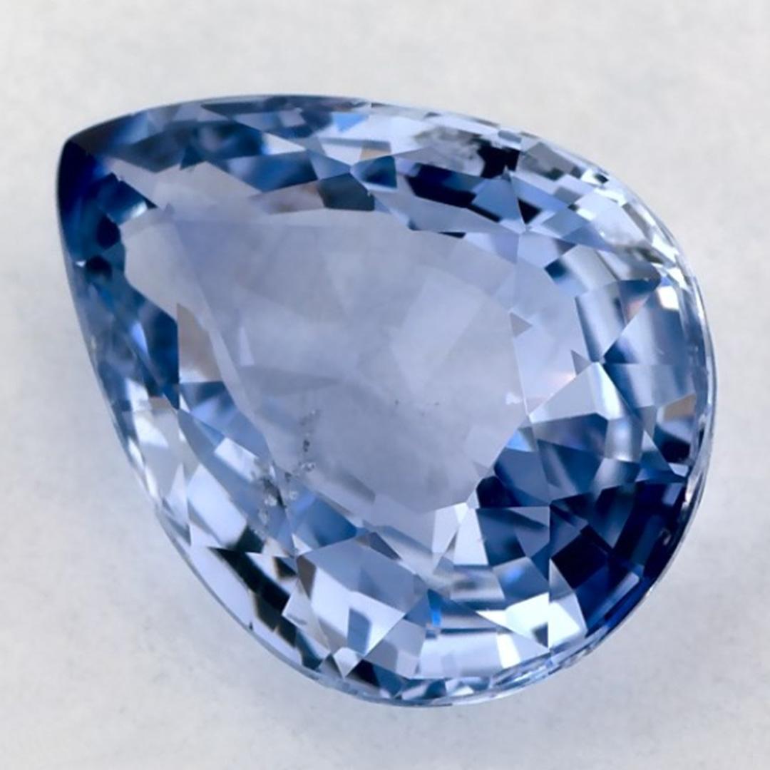 Ce saphir bleu naturel offre élégance et sophistication. Avec sa riche saturation de couleurs et sa coupe précise, il constitue la pièce maîtresse parfaite pour une bague de fiançailles ou une conception de bijoux de luxe.

Ce saphir provient du Sri