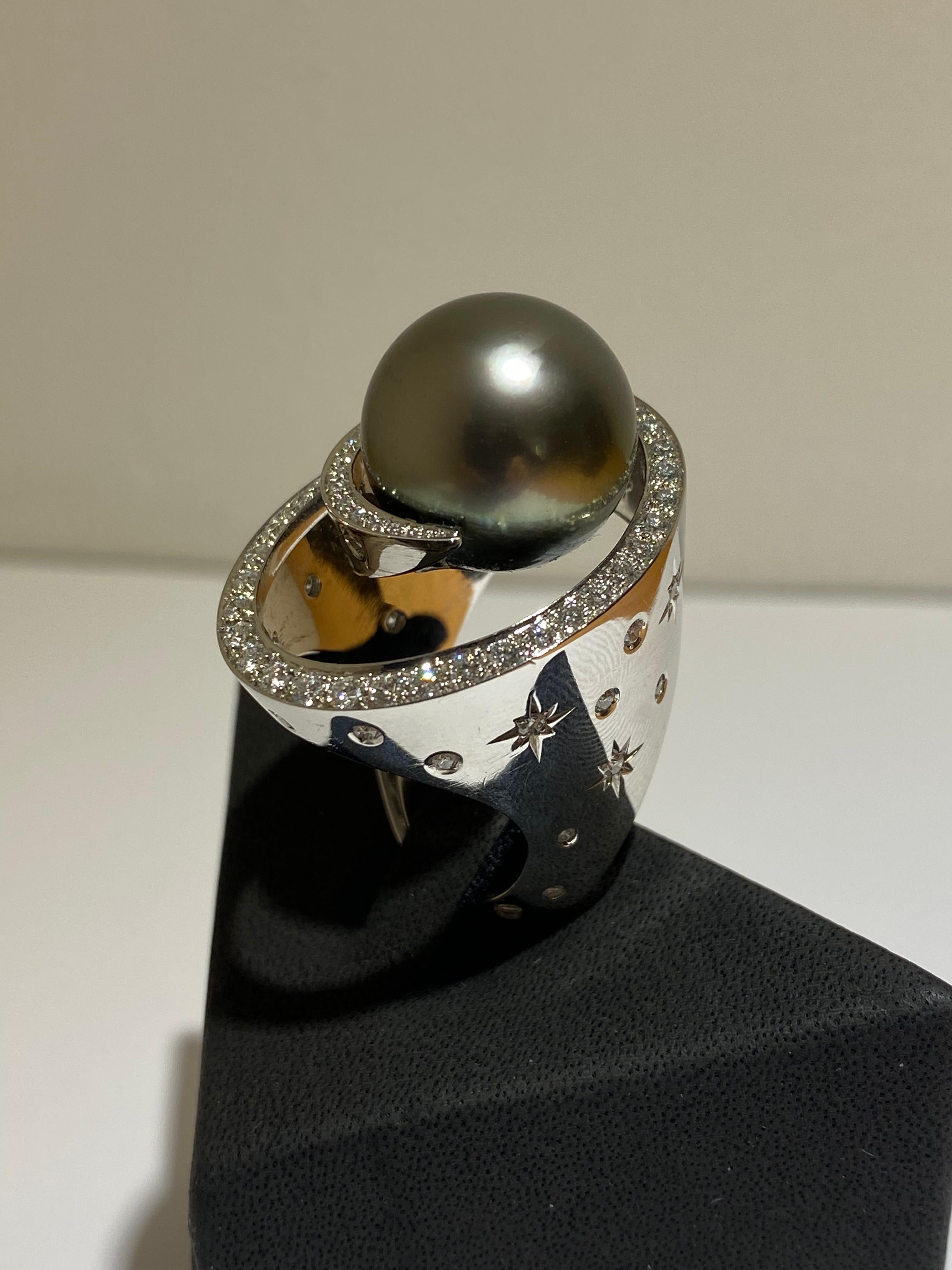 SCAVIA Tahiti Black Pearl Pavè Round Brilliant Cut Diamond Ring For Sale 1