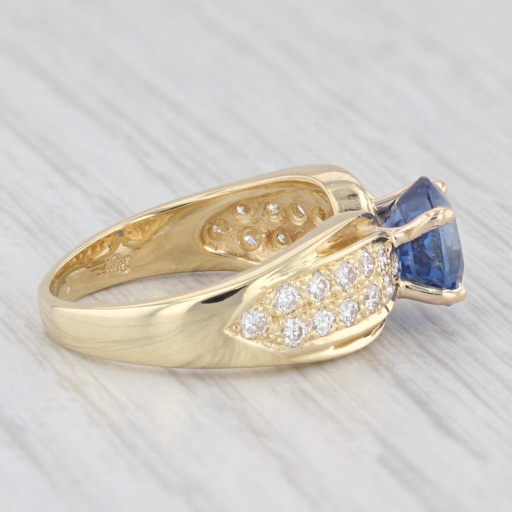Información sobre la gema:
- Zafiro natural
Quilates totales - 1,99 ct
Corte - Oval
Color - Azul
Tratamiento - Calentado
Origen - Sri Lanka
GIA #: 2235179057

- Diamantes naturales
Quilates totales - 0,36 ctw
Corte - Redondo
Color - F-H
Claridad -