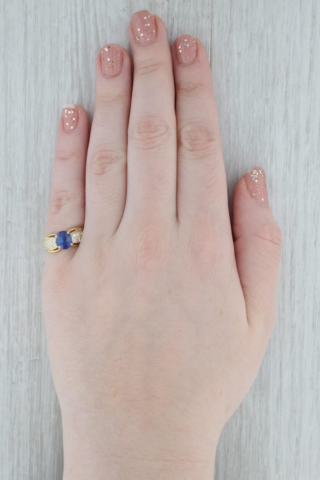 2.42ctw Zafiro Azul Ovalado Diamante Solitario Anillo de Oro Amarillo de 18K Talla 6 GIA en venta 3