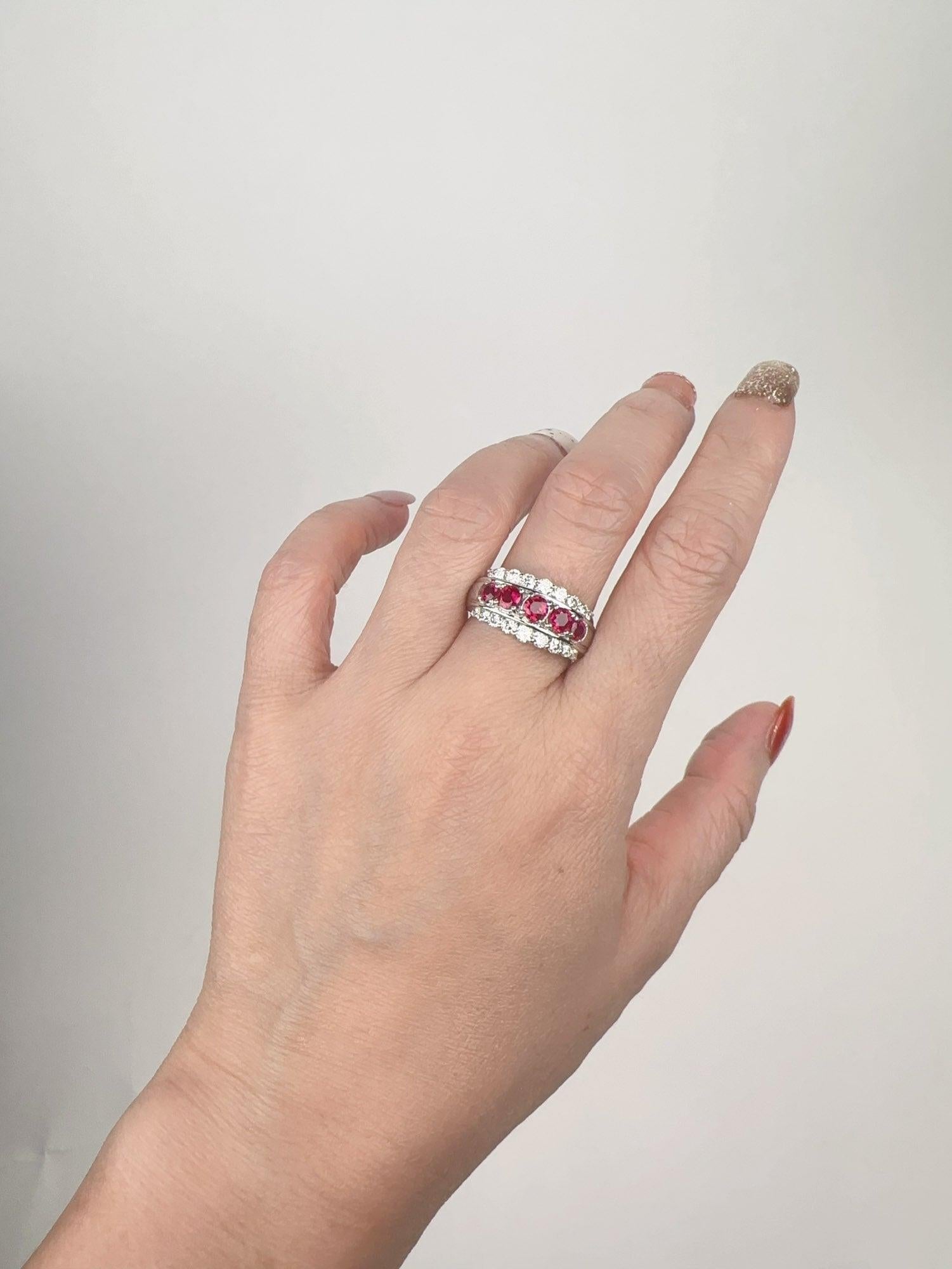 2,42ctw Drei-Reihe Burma Rubin und Diamant Platin Band 8g+ R6741 für Damen oder Herren im Angebot