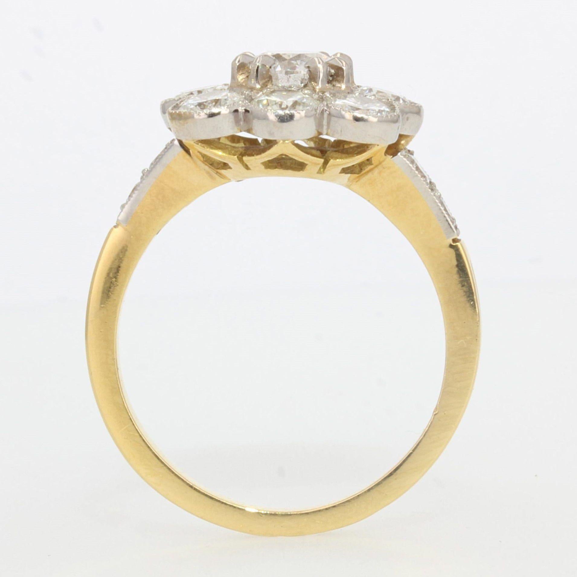 2.43 Carats Diamond 18 Karat Yellow Gold Platinum Daisy Ring For Sale 4