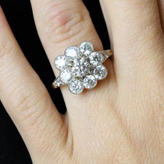2.43 Carats Diamond 18 Karat Yellow Gold Platinum Daisy Ring