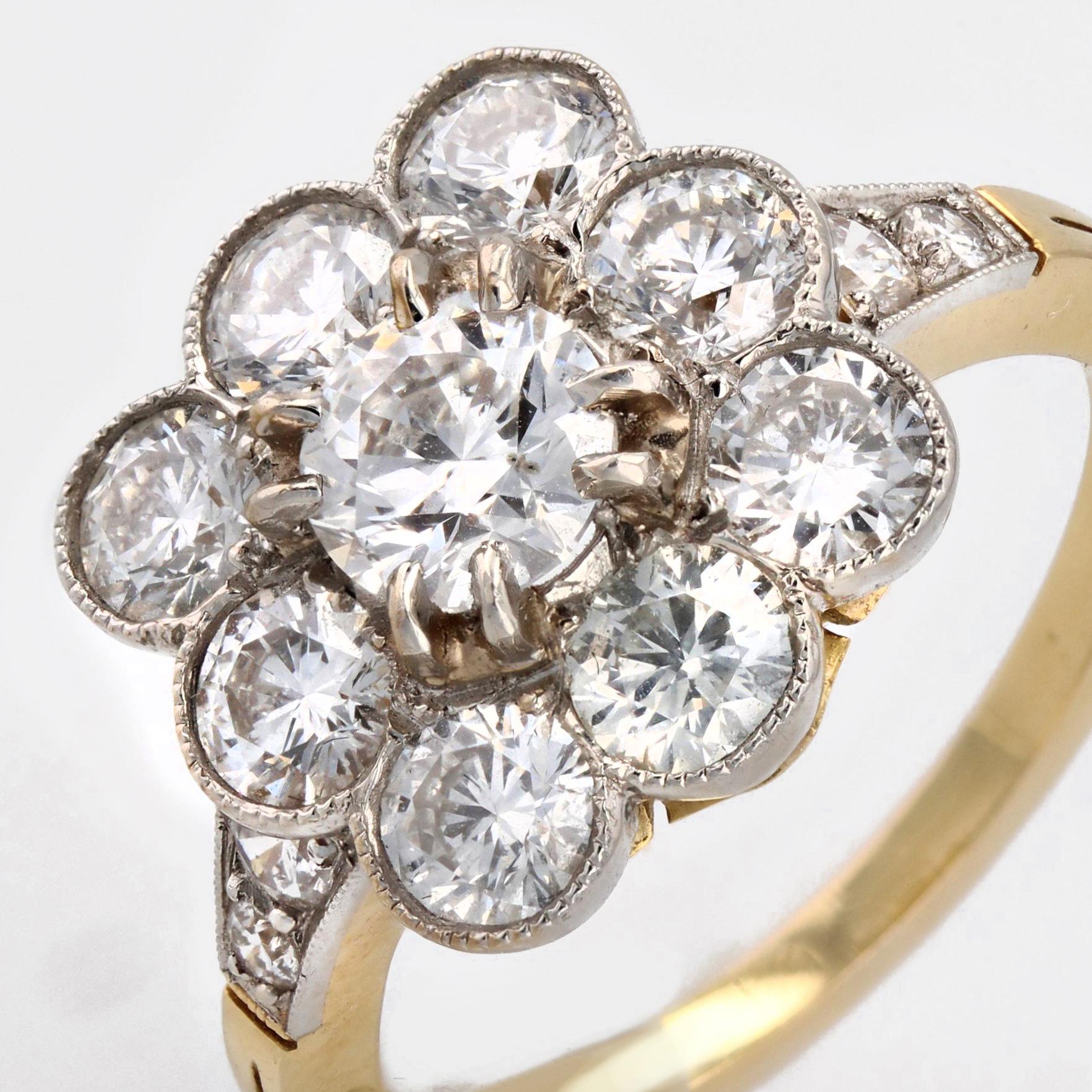 Anillo margarita de oro amarillo de 18 quilates y platino con diamante de 2,43 quilates Corte brillante en venta