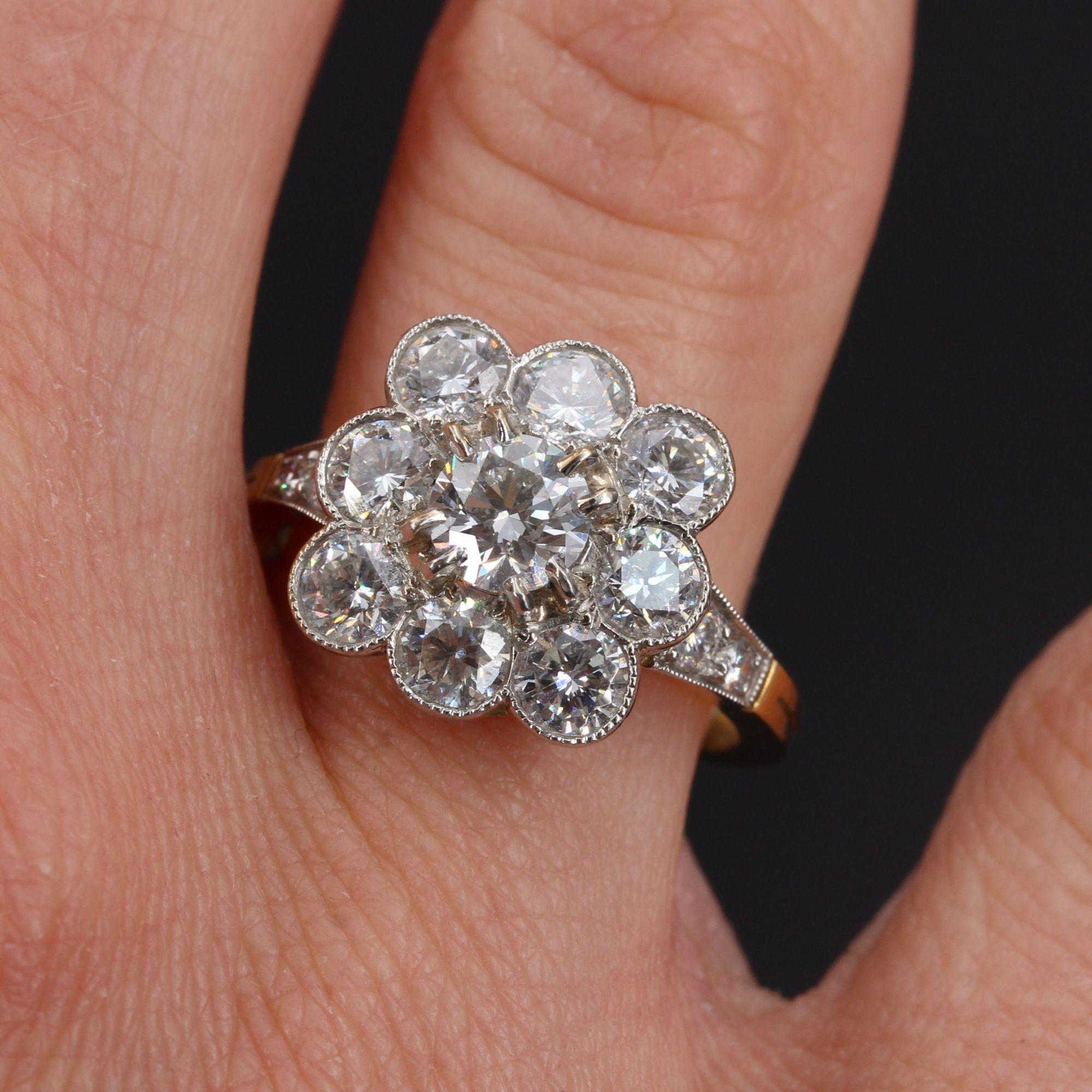 Anillo margarita de oro amarillo de 18 quilates y platino con diamante de 2,43 quilates en venta 2