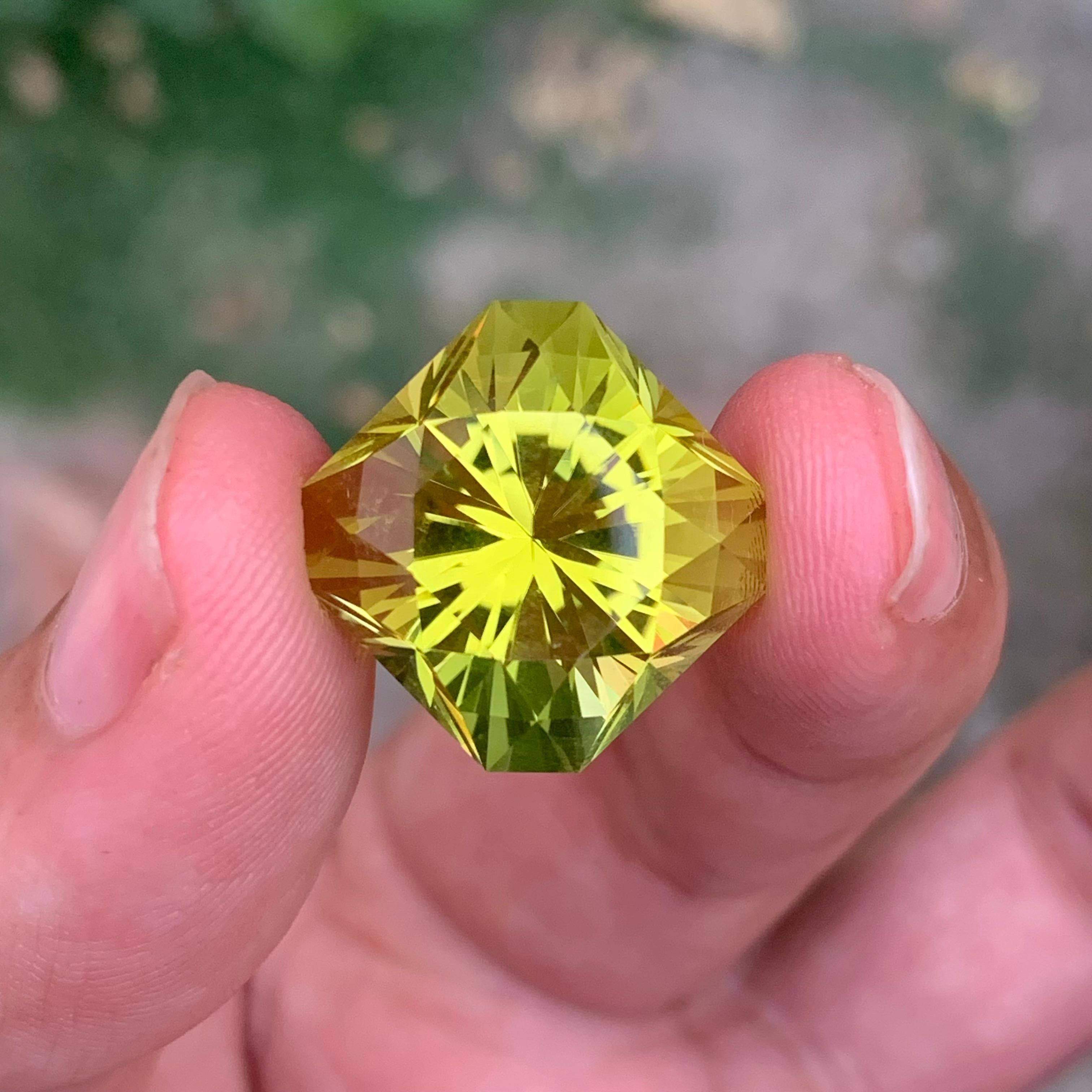 da uomo o donna 24,30 carati di pietra naturale sfusa in oro verde a forma di ottagono di quarzo limone in vendita