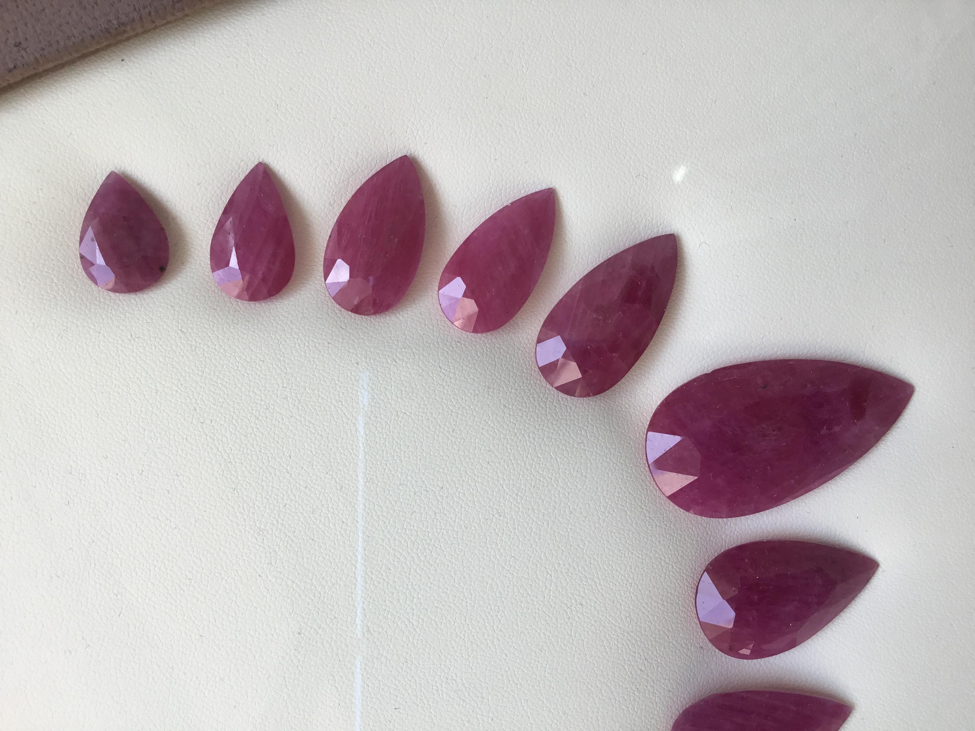 243.08 Carats Ruby Mozambique Pear Faceted Cut stone Layout Heated Natural Gem Neuf - En vente à Jaipur, RJ