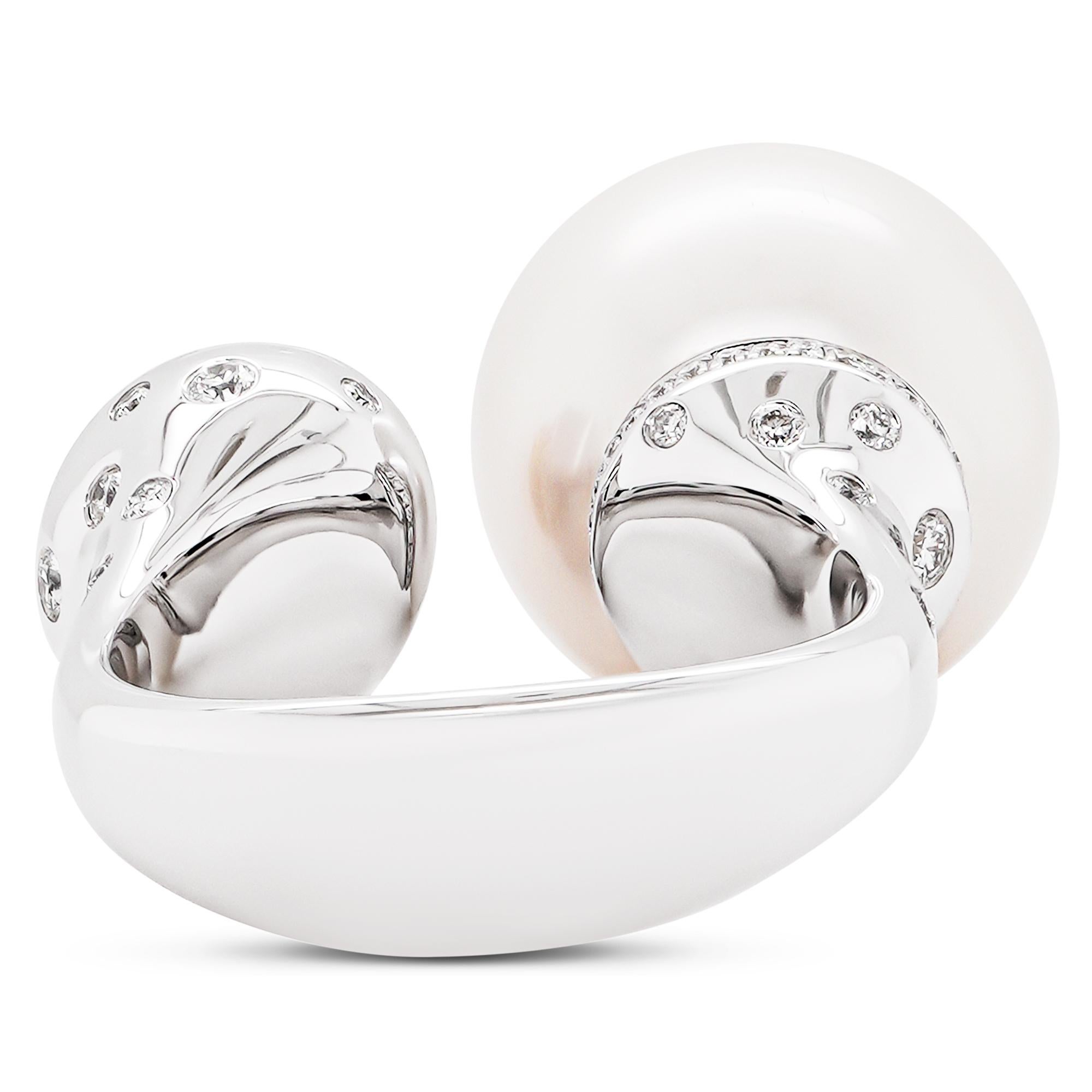 24.32 Carat South Sea Pearl & Certified Fancy Yellow Diamond Twin Ring 18K Art Nouveau en venta