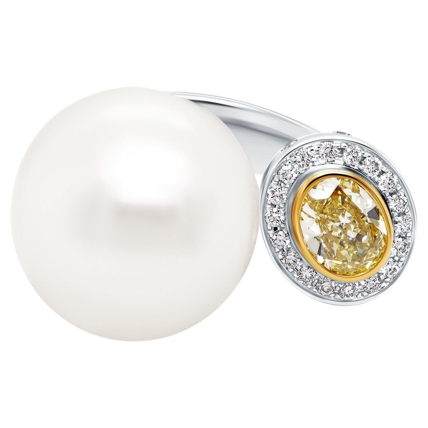 24.32 Carat South Sea Pearl & Certified Fancy Yellow Diamond Twin Ring 18K