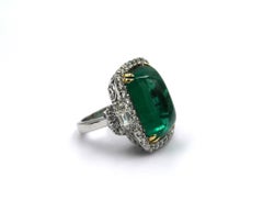 24.32 Carat Emerald Sugarloaf & Round Diamond Ring (Bague Emeraude Pain de Sucre et Diamant Rond)