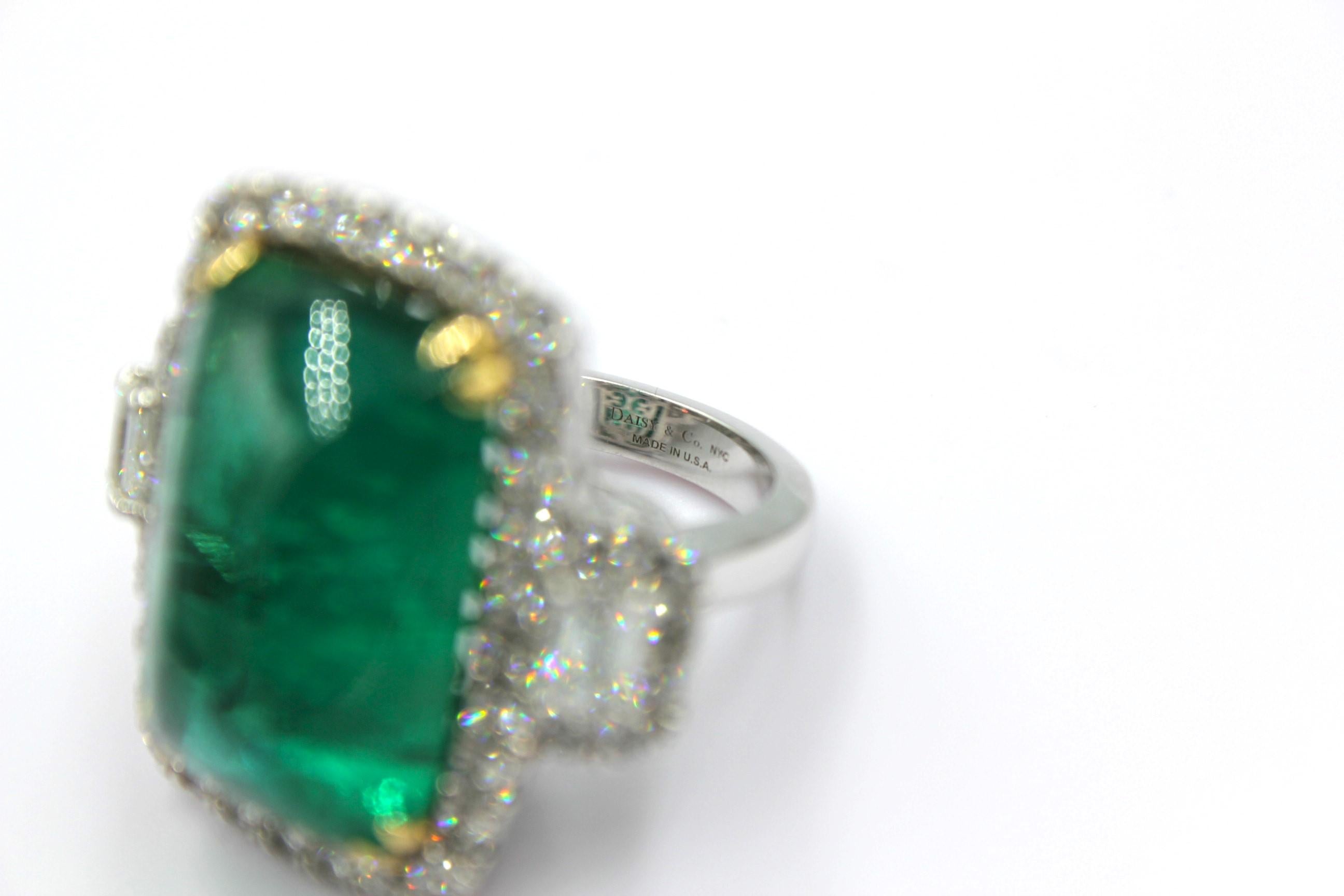 Women's 24.32 Carat Emerald Sugarloaf & Round Diamond Ring For Sale