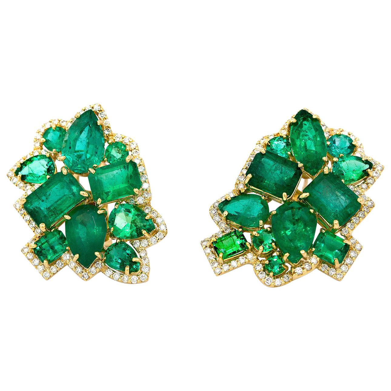 24.38 Carat of Emeralds and 1.92 Carat of Diamonds Modern Geometric Earrings For Sale