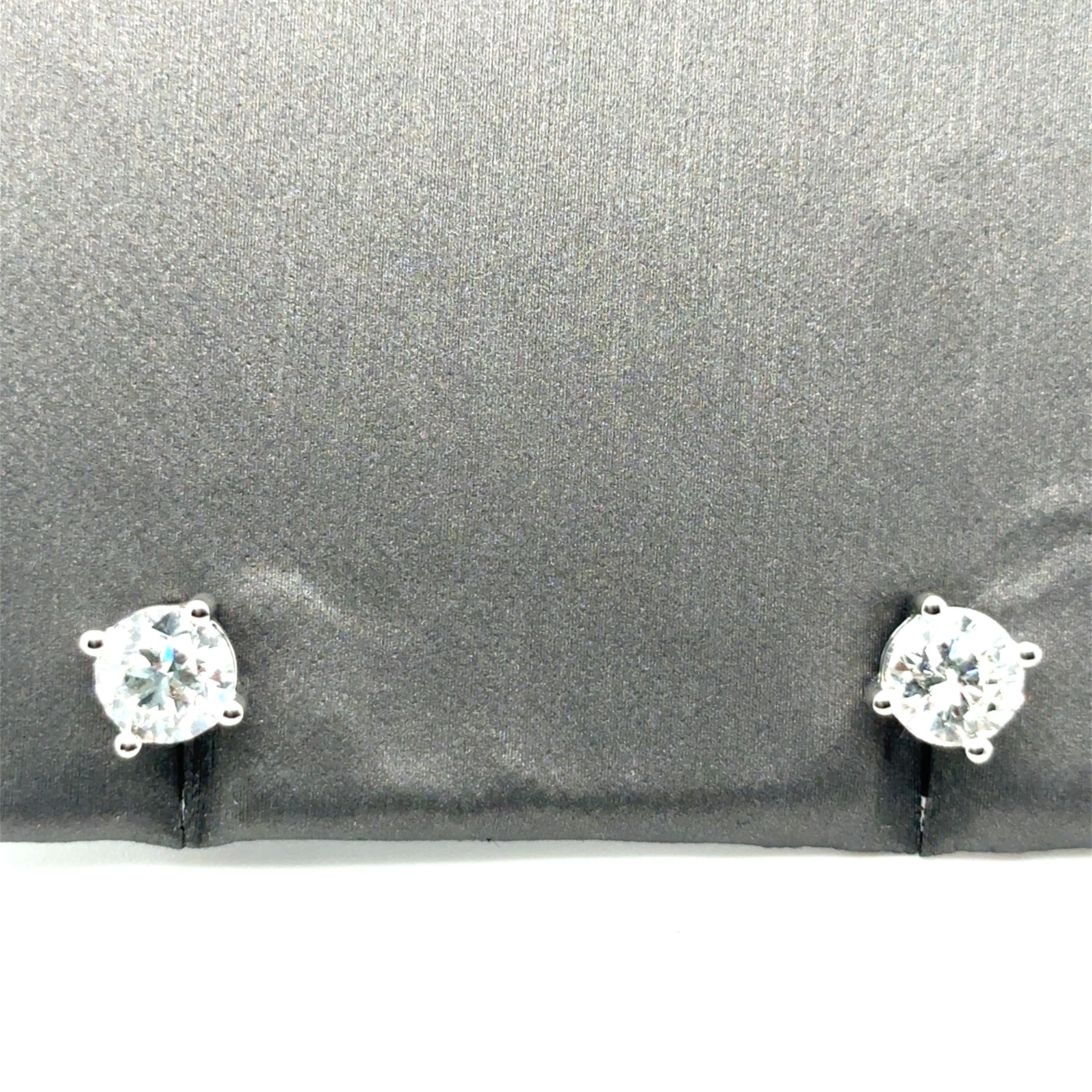Boucles d'oreilles en diamant solitaire de 2,44 carats à taille brillante en vente 9