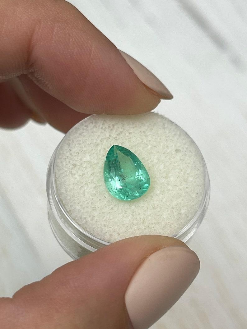 Moderne 2.44 Carat Light Bluish Green Colombian Emerald - Pear Cut Teardrop May en vente