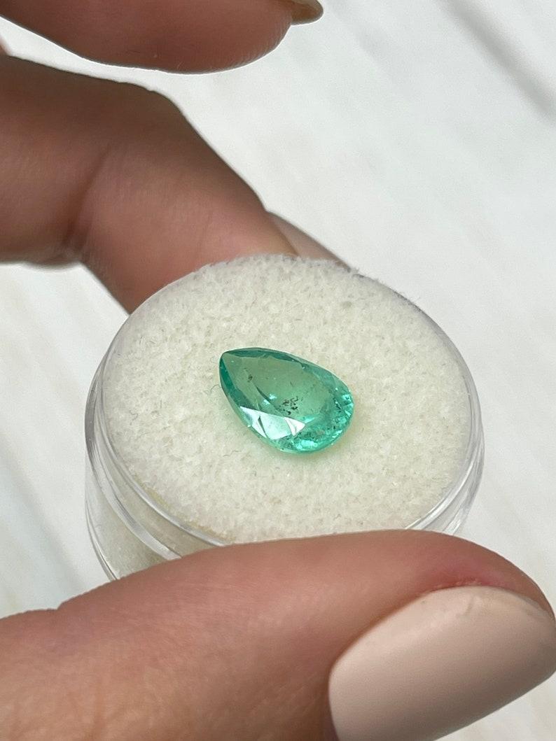 Taille poire 2.44 Carat Light Bluish Green Colombian Emerald - Pear Cut Teardrop May en vente