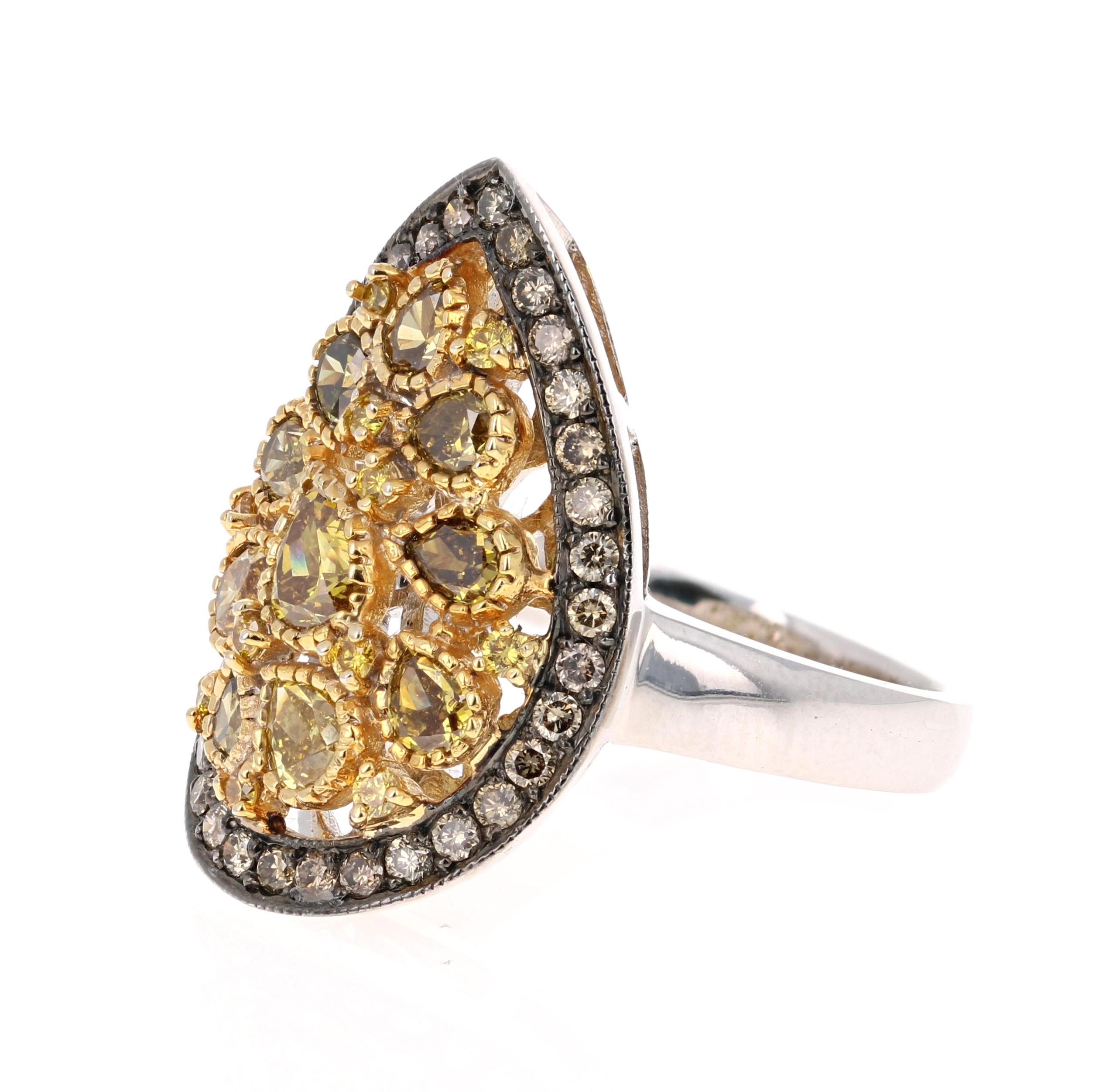 2.44 Karat natürlicher Fancy Color Diamant 18 Karat Weißgold Cocktail-Ring (Tropfenschliff) im Angebot