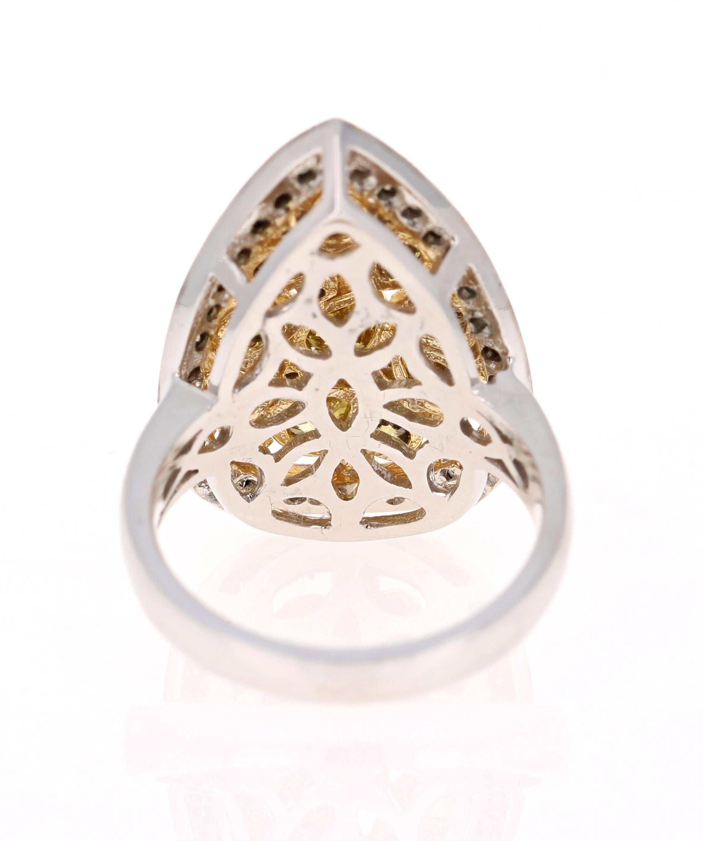 2.44 Karat natürlicher Fancy Color Diamant 18 Karat Weißgold Cocktail-Ring im Zustand „Neu“ im Angebot in Los Angeles, CA
