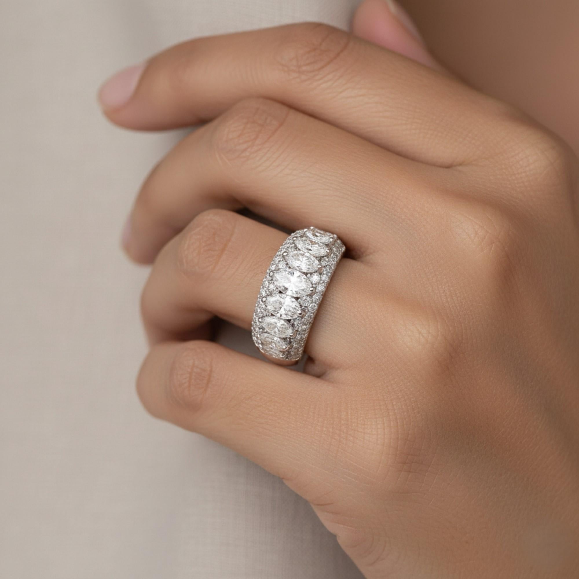 in vendita:  2,44 Carati SI/H Marquise Round Diamond Wedding Band Anello in oro bianco 18 Karati 2