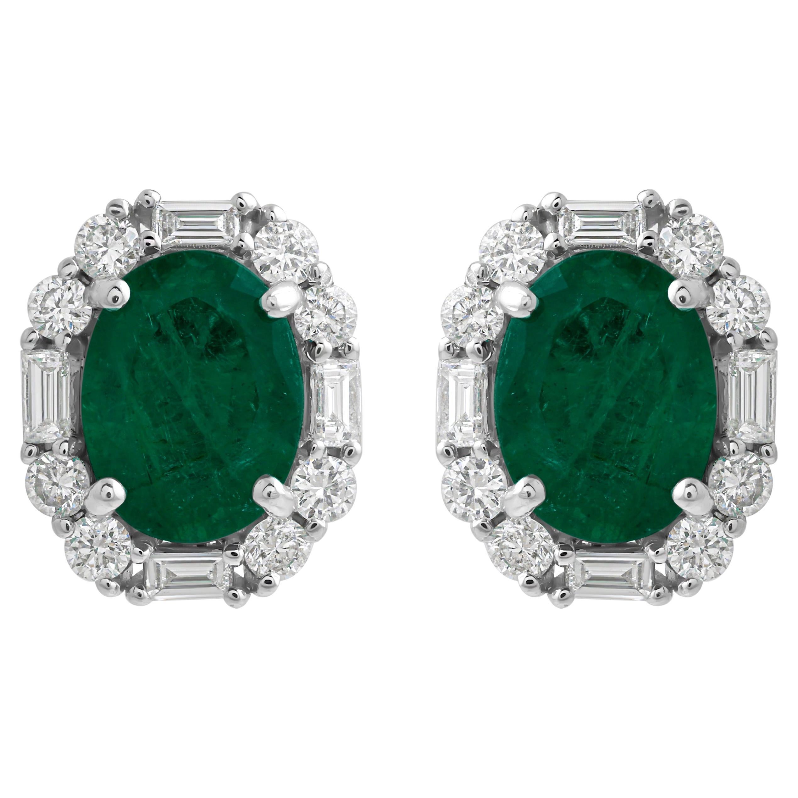 2.44 Carat Zambian Emerald 0.64 Carat SI/H Diamond Earrings 18 Karat White Gold en vente