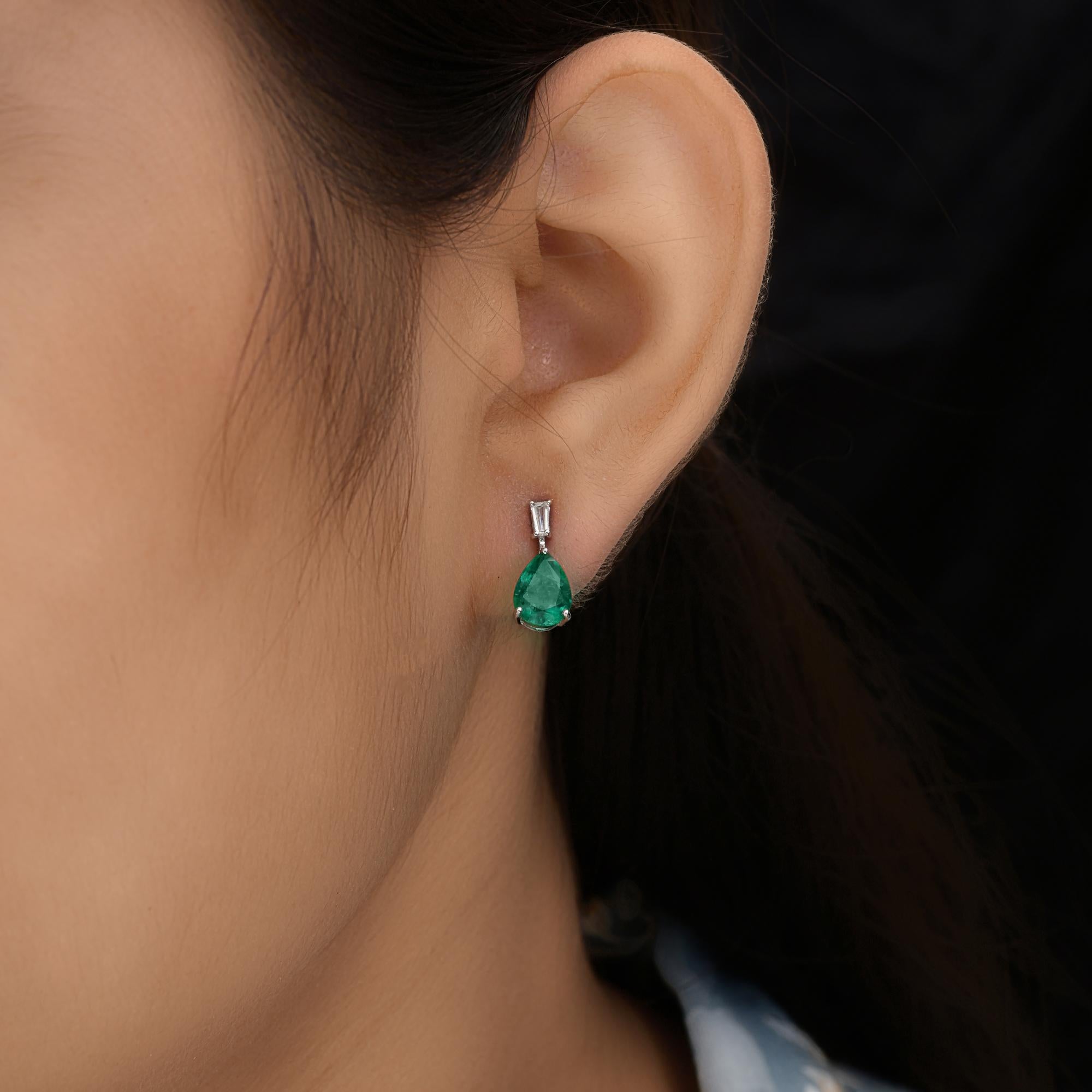 2.44 Carat Zambian Emerald Earrings 0.12 Carat SI/H Diamond 14 Karat White Gold In New Condition For Sale In Diera, Dubai