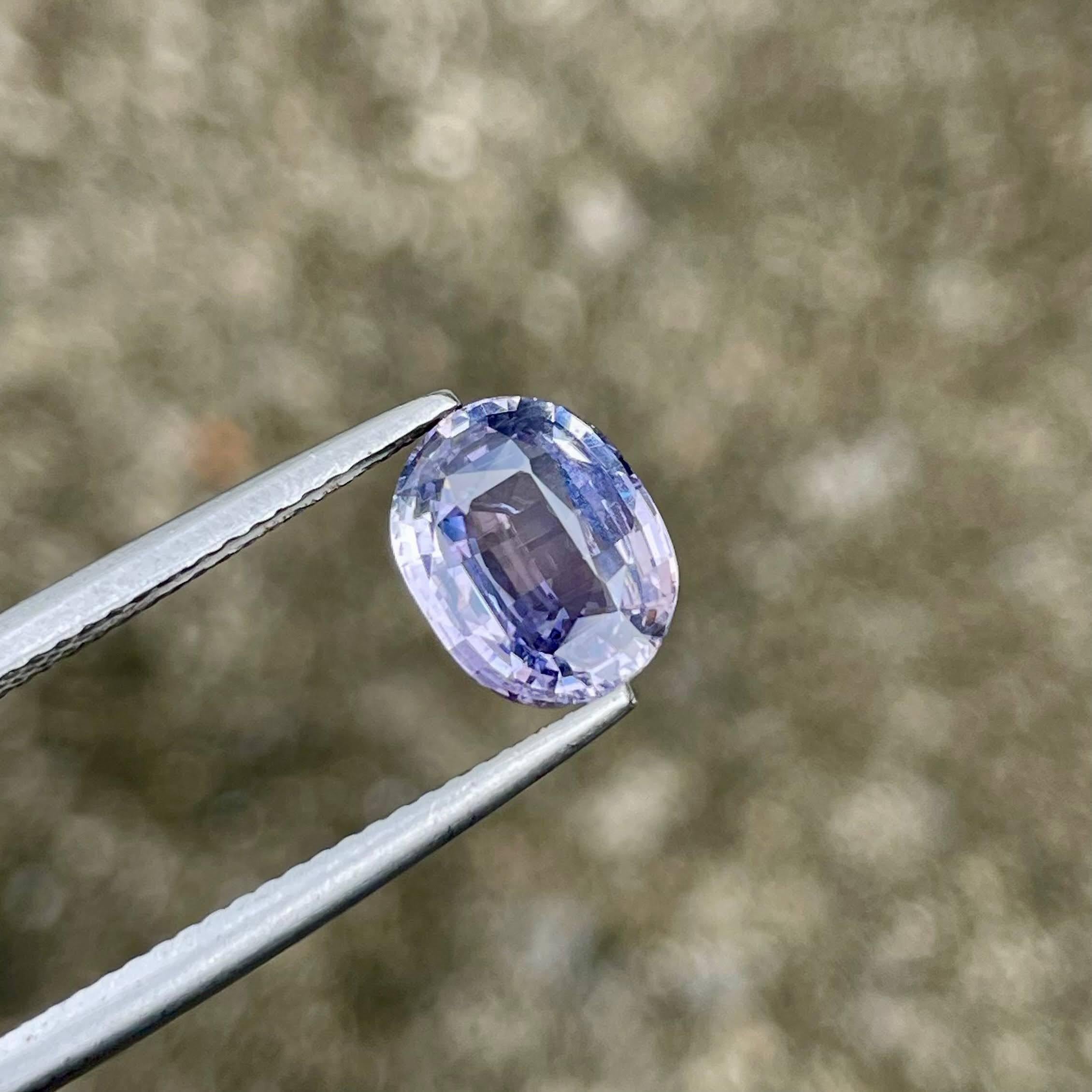 2.44 carats Loose Bluish Violet Sapphire Stone Oval Cut Natural Sri Lankan Gem (Ovalschliff) im Angebot