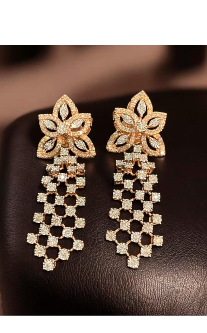Ein exklusiver Diamanten-Ohrring im Blumen-Design, so elegant und raffiniert im Stil.
Erhöhen Sie Ihre zeitlose Schönheit und verleihen Sie ihr einen Hauch von Charme und Raffinesse.
Ein perfektes Geschenk für jede Gelegenheit.
Atemberaubende