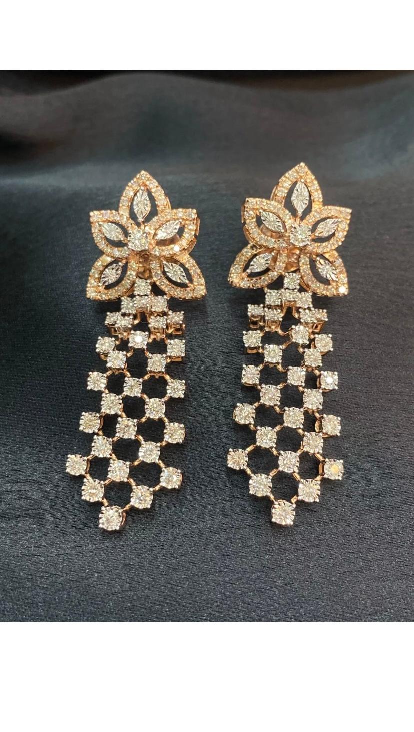 2,44 Karat natürliche Diamanten Gold Blumen-Ohrringe im Zustand „Neu“ im Angebot in Massafra, IT