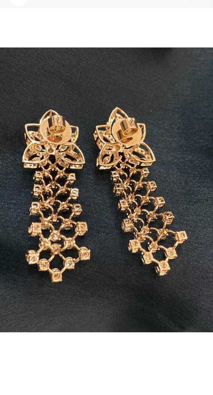 2,44 Karat natürliche Diamanten Gold Blumen-Ohrringe im Angebot 3