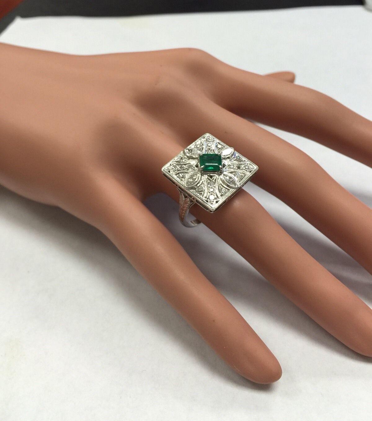 2.44 Carat Natural Emerald and VS Diamond 14 Karat Solid White Gold Ring For Sale 6