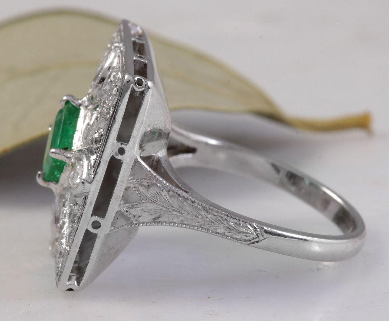 2.44 Carat Natural Emerald and VS Diamond 14 Karat Solid White Gold Ring In New Condition For Sale In Los Angeles, CA