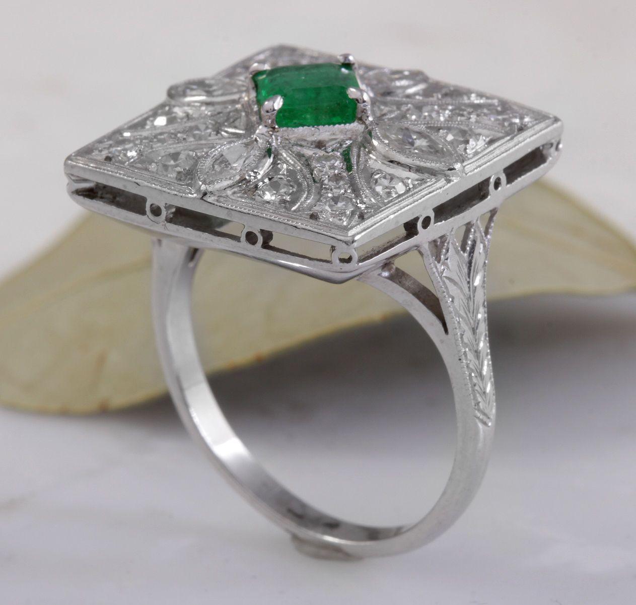 2,44 Karat natürlicher Smaragd und VS Diamant 14 Karat massiver Weißgold Ring im Angebot 1