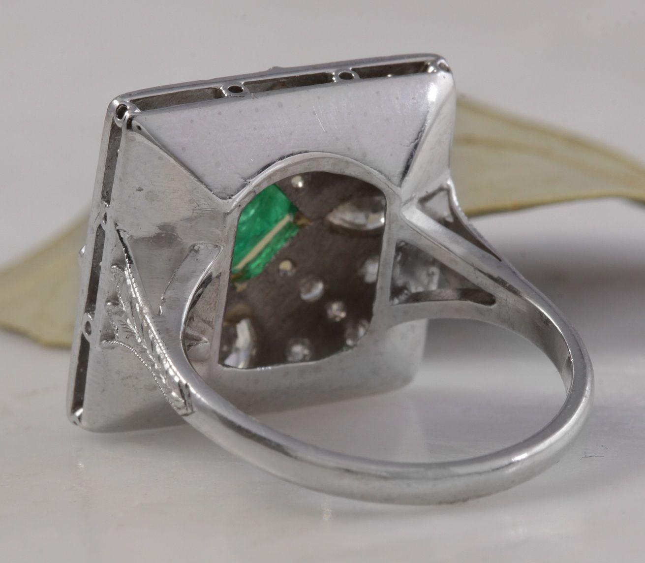 2,44 Karat natürlicher Smaragd und VS Diamant 14 Karat massiver Weißgold Ring im Angebot 3